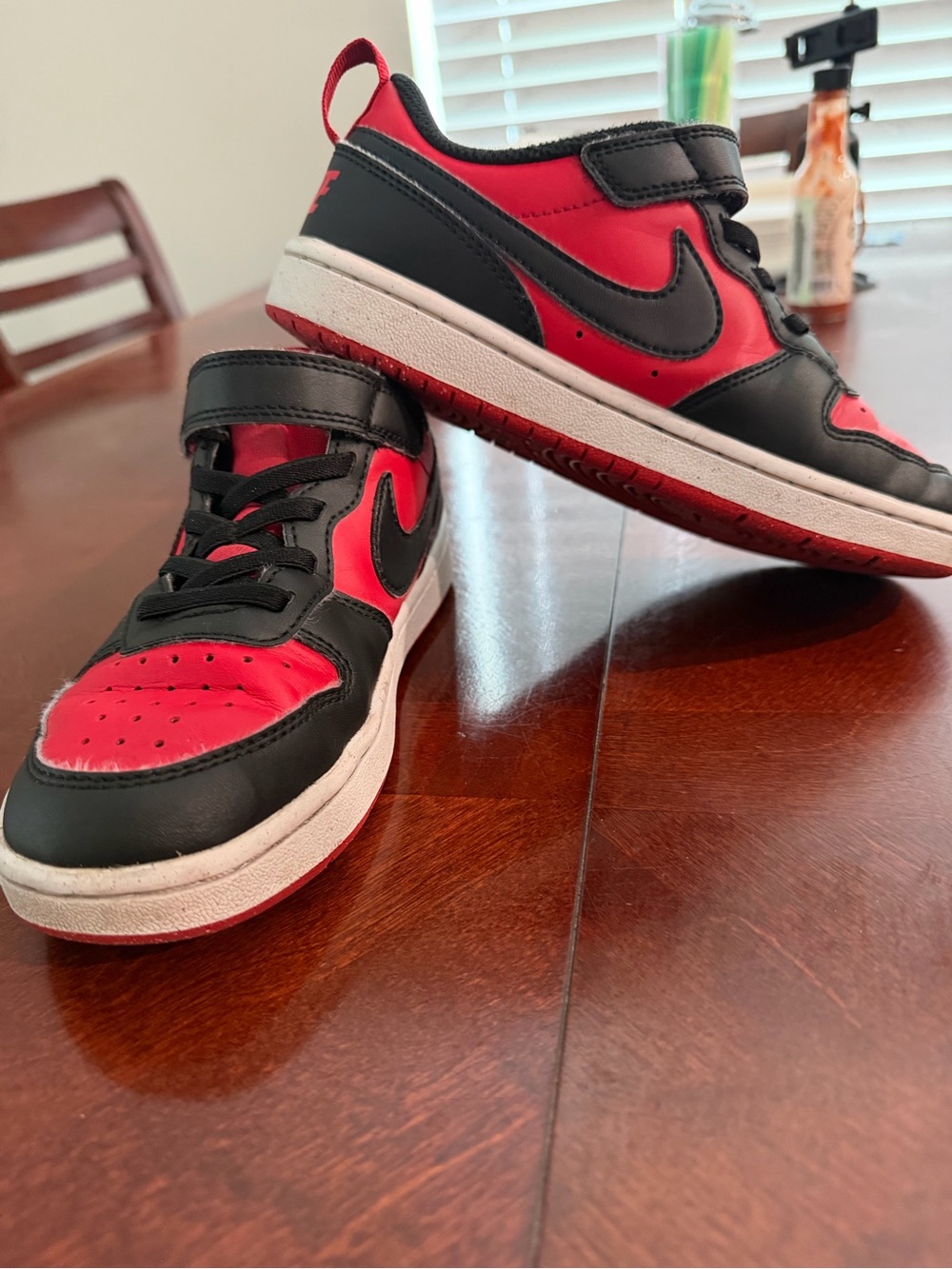 Nike Kids Black and Red Low-Top Sneakers with Hook Strap
